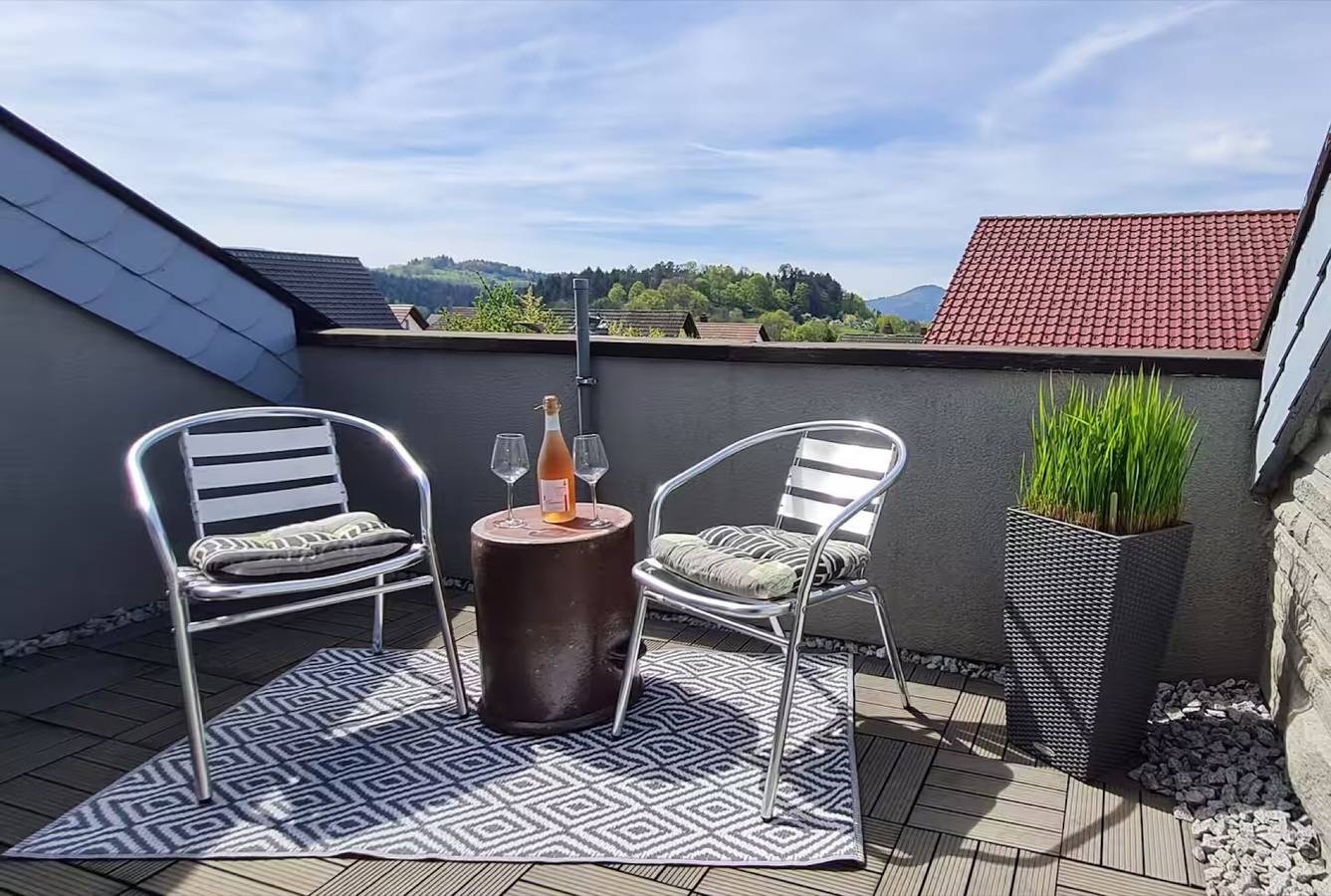 Entire apartment, Apartment 'Merkurblick Loffenau' with Private Terrace and Wi-Fi in Loffenau, Northern Black Forest