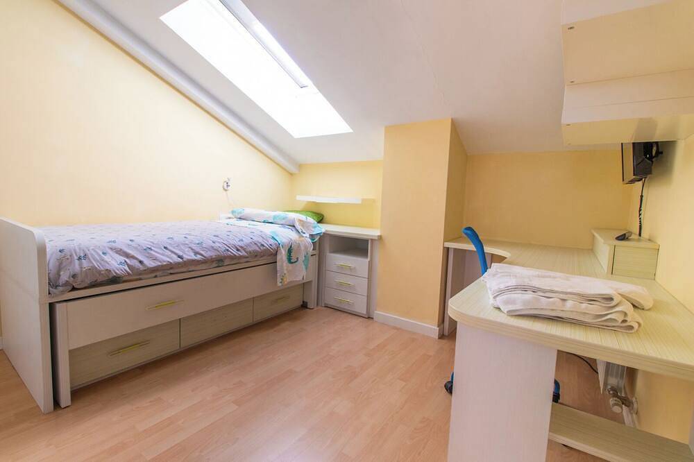 Entire apartment, Large duplex with all amenities. in Soria, Soria Province
