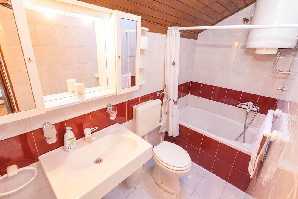 Ferienhaus mit Parkplatz Ložišća, Brac in Milna, Brac