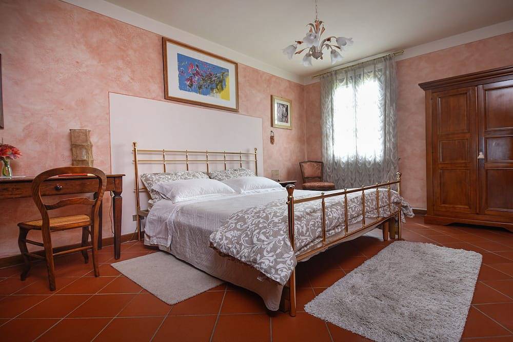 Historisches Haus mit Blick auf den Gardasee mit privatem Park und Schwimmbad. in Desenzano del Garda, Brescia Provinz