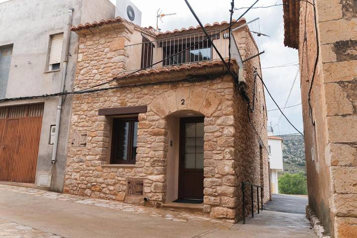 Casa de vacaciones para 4 personas, con jacuzzi además de piscina y balcón, Familias con niños en Alto Maestrazgo - 4