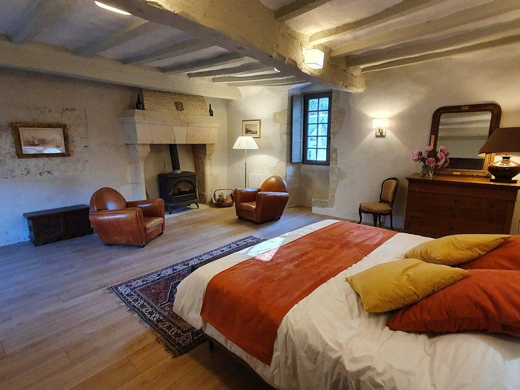 Charme et confort au Manoir du Bellay - Suite familiale du billard in Montreuil-Bellay, Vallée de la Loire