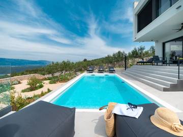 Villa mit pool für 8 Personen, mit Garten und Sauna sowie Meerblick auf Hvar