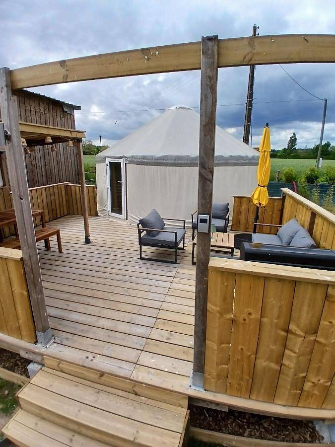 Gîte pour 3 personnes, avec terrasse et piscine à Clermont-Créans - 3