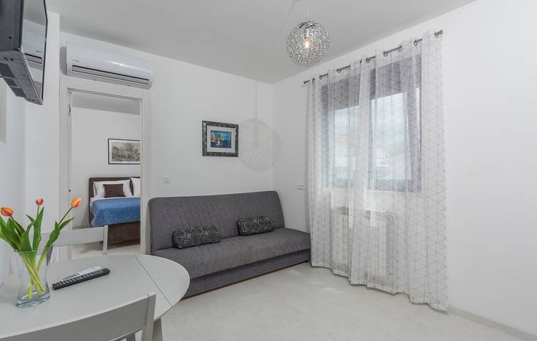 Ganze Wohnung, Ferienwohnung Zrnic Iv mit Blick auf die Stadt
 in Poreč, Grad Poreč