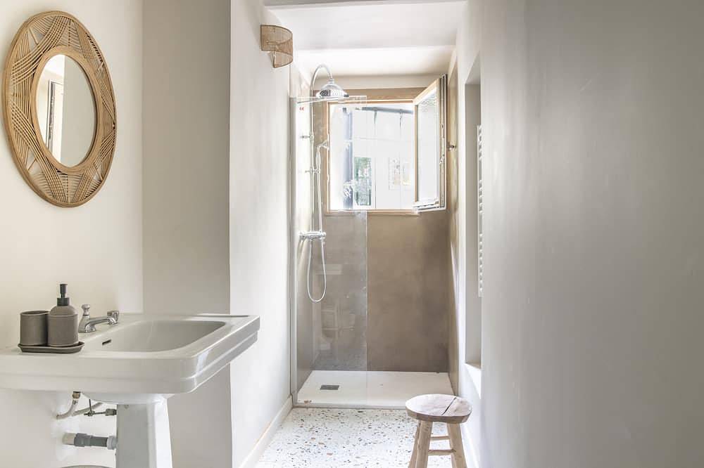 Gîte Canterane, petite maison provençale rattachèe à Maison Sumiane, 4 couchages in Brignoles, Région de Brignoles