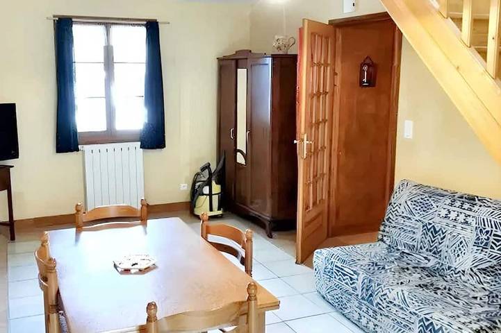 Gîte pour 5 personnes, avec balcon dans Mesnay