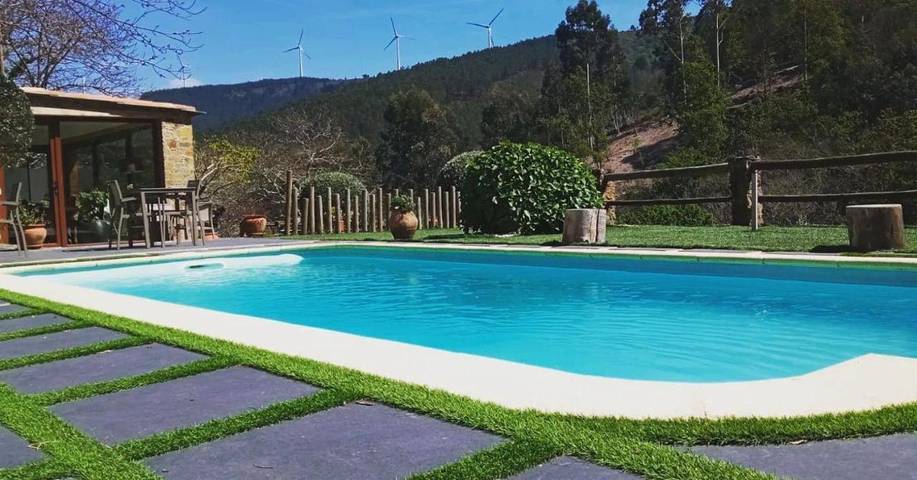 Casa de férias para 2 pessoas, com piscina e jardim na Serra da Lousã