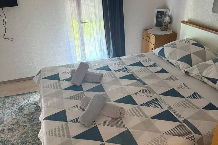 “Family villa with jacuzzi, terrace & mountain view – Vržici, Senj” in Kvarner Bucht
