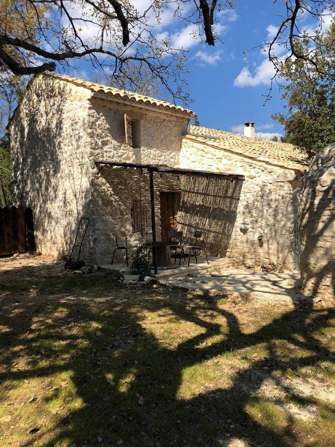 Chambre d’hôte pour 3 personnes, avec jardin ainsi que vue et piscine, animaux acceptés à Murs - 2