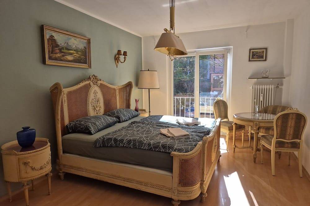 Ganze Wohnung, Biedermeier-Wohnung mit künstlerischem Touch in Wuppertal, Bergisches Land