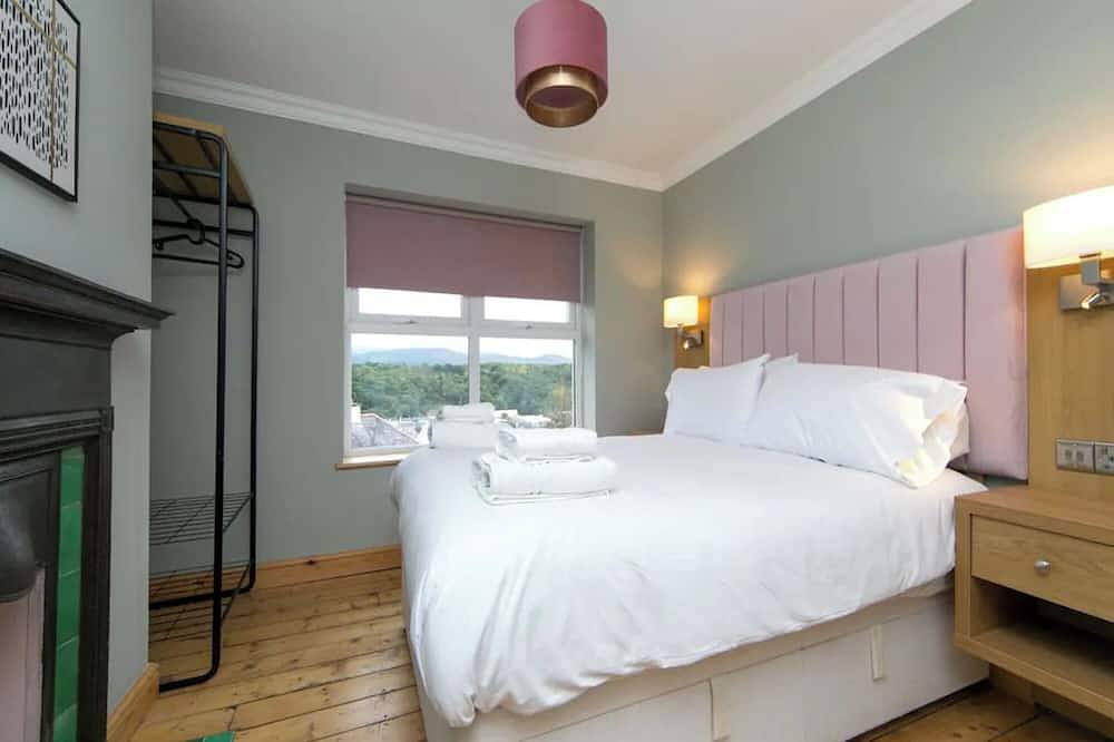 Pass the Keys | Large Modern Home in Bangor in Bangor, Snowdonia