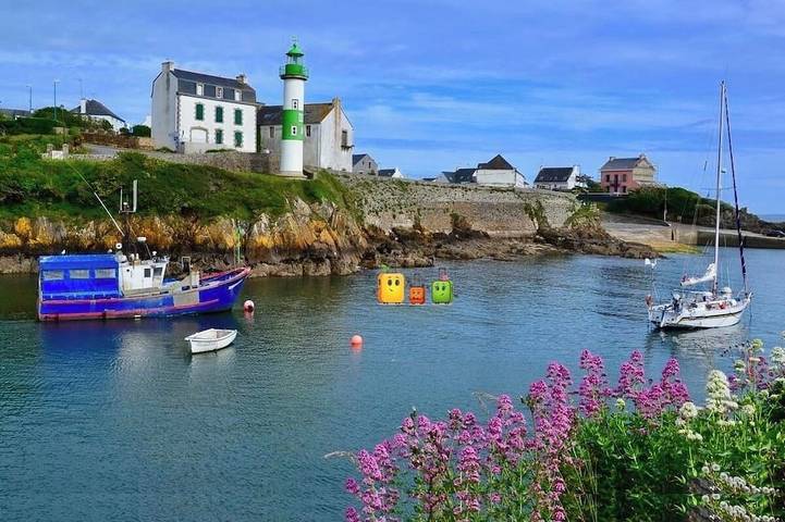 Maison de vacances pour 4 personnes, avec jardin et jacuzzi ainsi que piscine et terrasse dans Le Pouldu