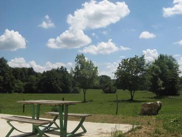 Gîte pour 6 personnes, avec terrasse et vue à Arçon