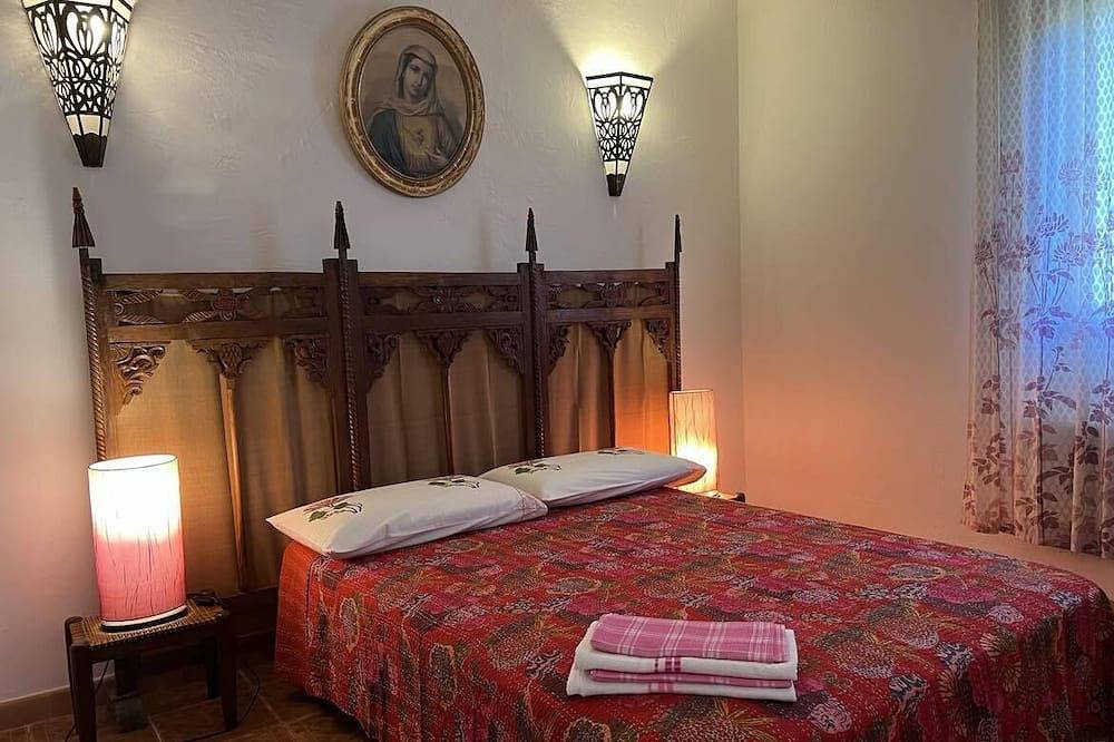 Appartement entier, Apartment on wooded land 2 minutes from the beaches and the center in Propriano, Arrondissement de Sartène