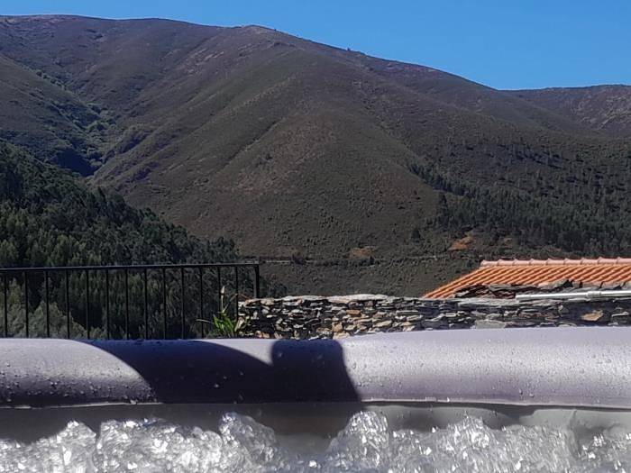 Adcasinha | Piscina | Vista Montanha | Jacuzzi in Celavisa, Aldeias do Xisto