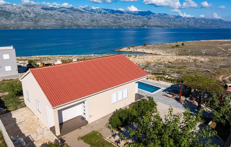 Ferienhaus für 6 Personen, mit Terrasse und Garten in Razanac