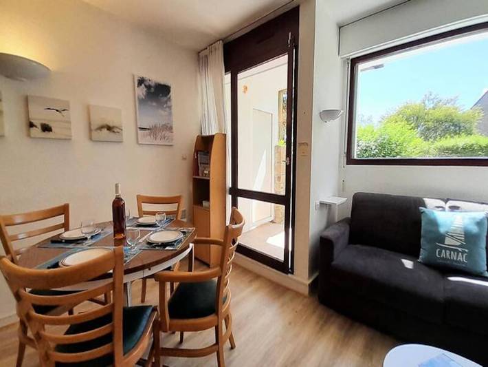 Gîte pour 4 personnes, avec terrasse et piscine, adapté aux familles dans Plage de la Légenèse - 2