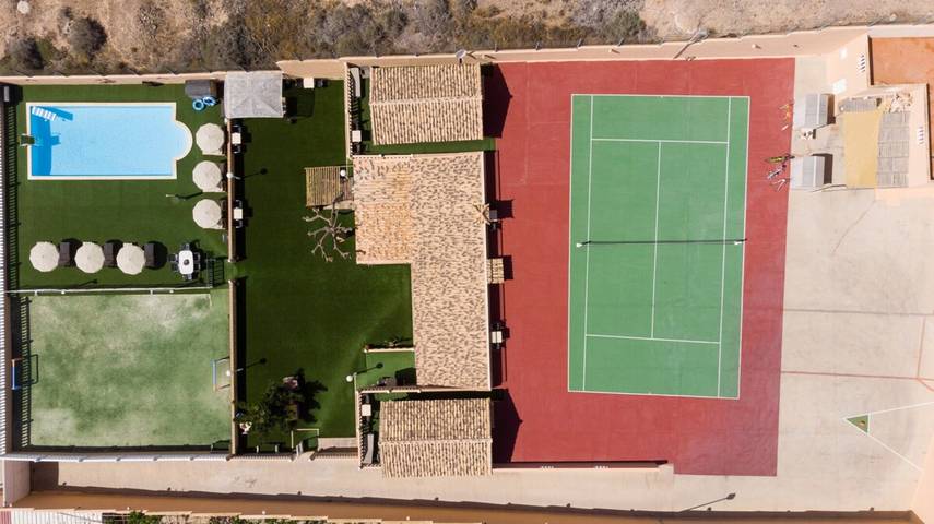 Casa rural para 14 personas, con Jardín en Salobre - 4