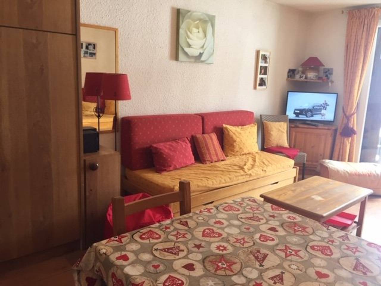 Apartamento entero, Estudio para 4 pers. a pie de pista con balcón, se admiten mascotas in Station de Risoul, Risoul