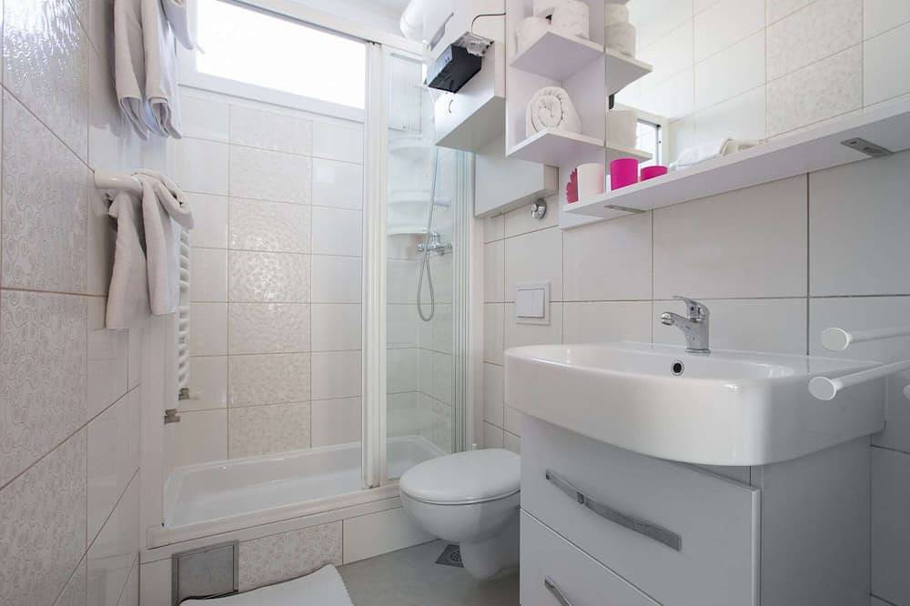 Geheel appartement, One bedroom apartment with terrace and park view in Zagreb, Zagreb en omgeving