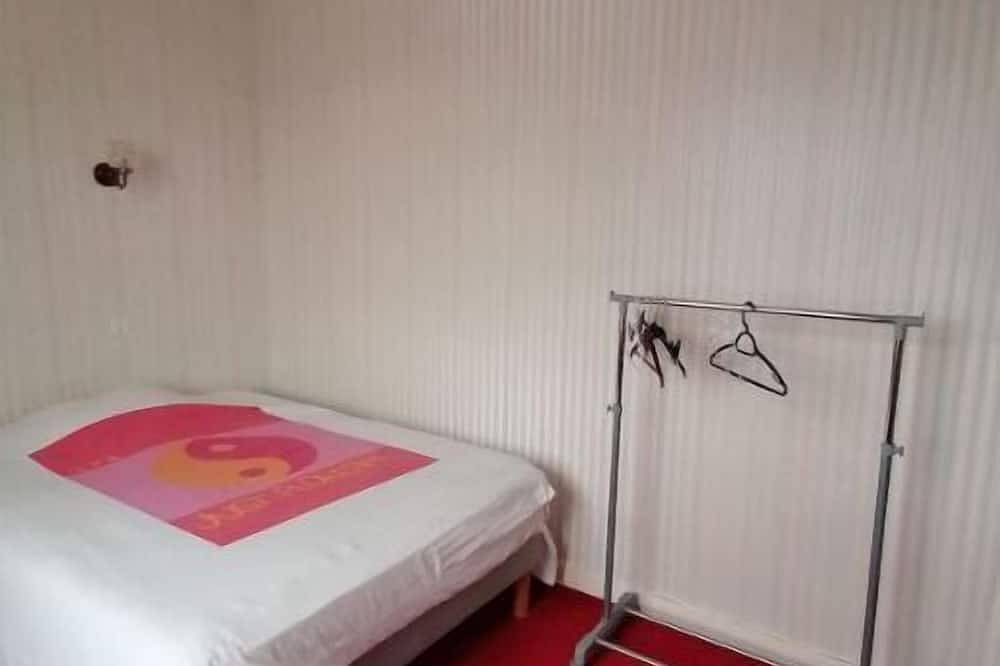 Maison Spacieuse Simple Et Confortable in Bouchemaine, Angers region