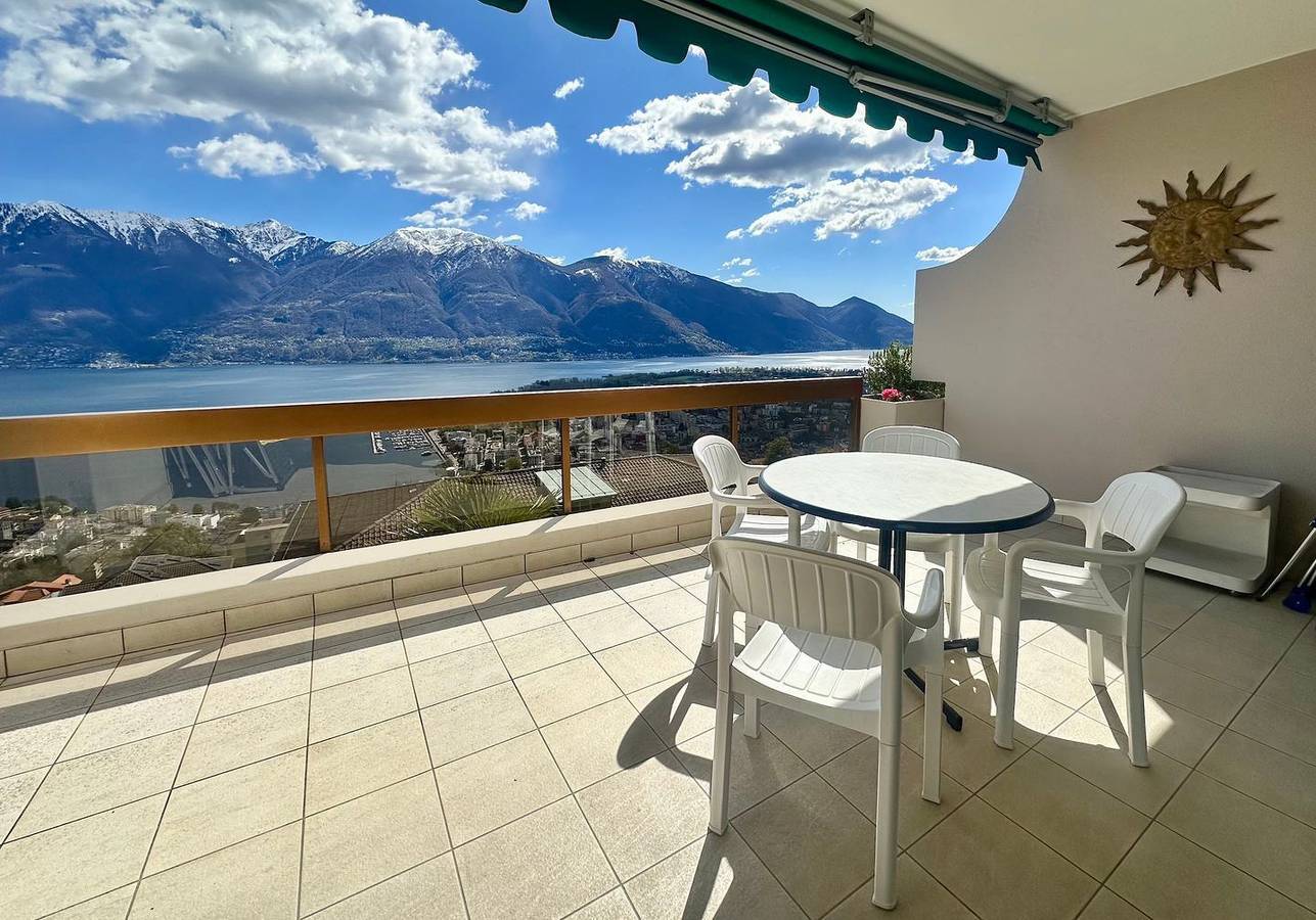 Ganze Wohnung, Eck-Wohnung im 3. Stock für 1-3 Personen. in Orselina, Tessiner Alpen