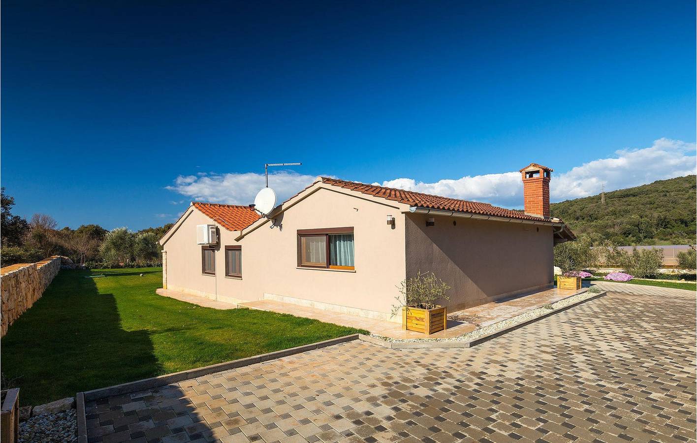 Spacieux appartement de 2 chambres avec piscine, Wi-Fi et parking, à 2,5 km de la plage d'Amarin in Rovinj, Région de Rovinj