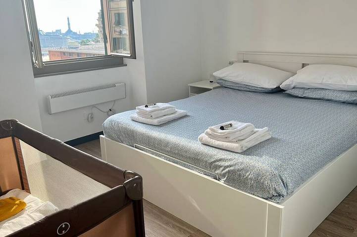 Ganze Wohnung, View and Comfort near Train and Metro Station, Porto Antico, Terminal Cruises. in Genua (Stadt), Genua