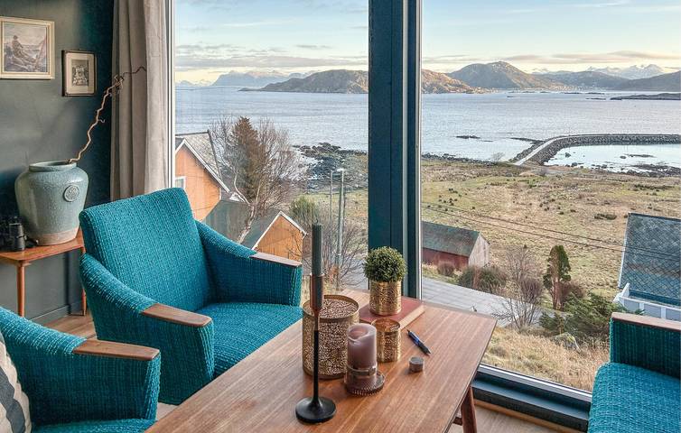 Ferienhaus für 7 Personen mit Garten in Herøy
