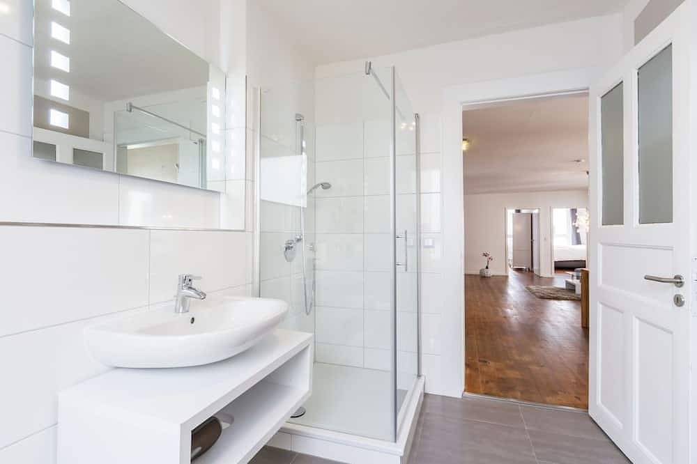 Ganze Wohnung, Exklusives Industrie-Loft 2 am Kanal in Hamburg-Uhlenhorst, 12 Min zum Hbf. in Hamburg-Nord, Hamburg