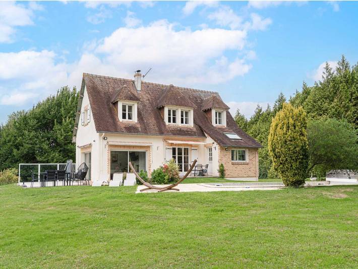 Gîte pour 12 personnes, avec Jardin et Piscine à Englesqueville-en-Auge