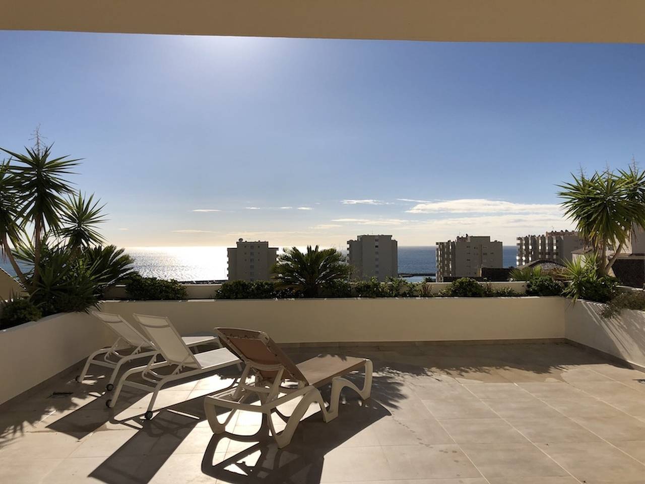 Appartement entier, Appartement de vacances 'Amazing In Puerto Alto' avec vue sur la mer, piscine partagée et Wi-Fi in Puerto Deportivo de Estepona, Estepona