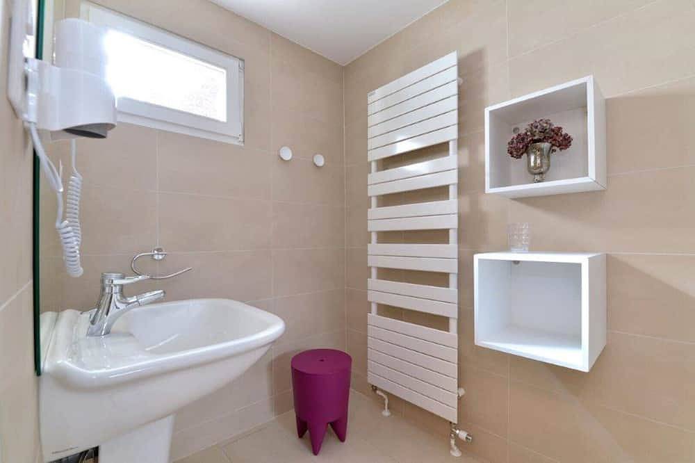 Entire apartment, Satin Take advantage of this comfortable and refined apartment for 2 people. in Masevaux, Parc naturel régional des Ballons des Vosges