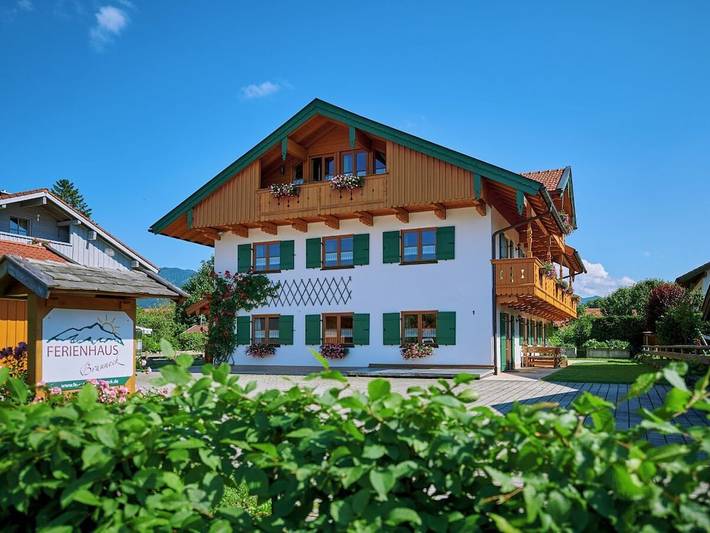 Ferienhaus für 5 Personen, mit Balkon und Garten