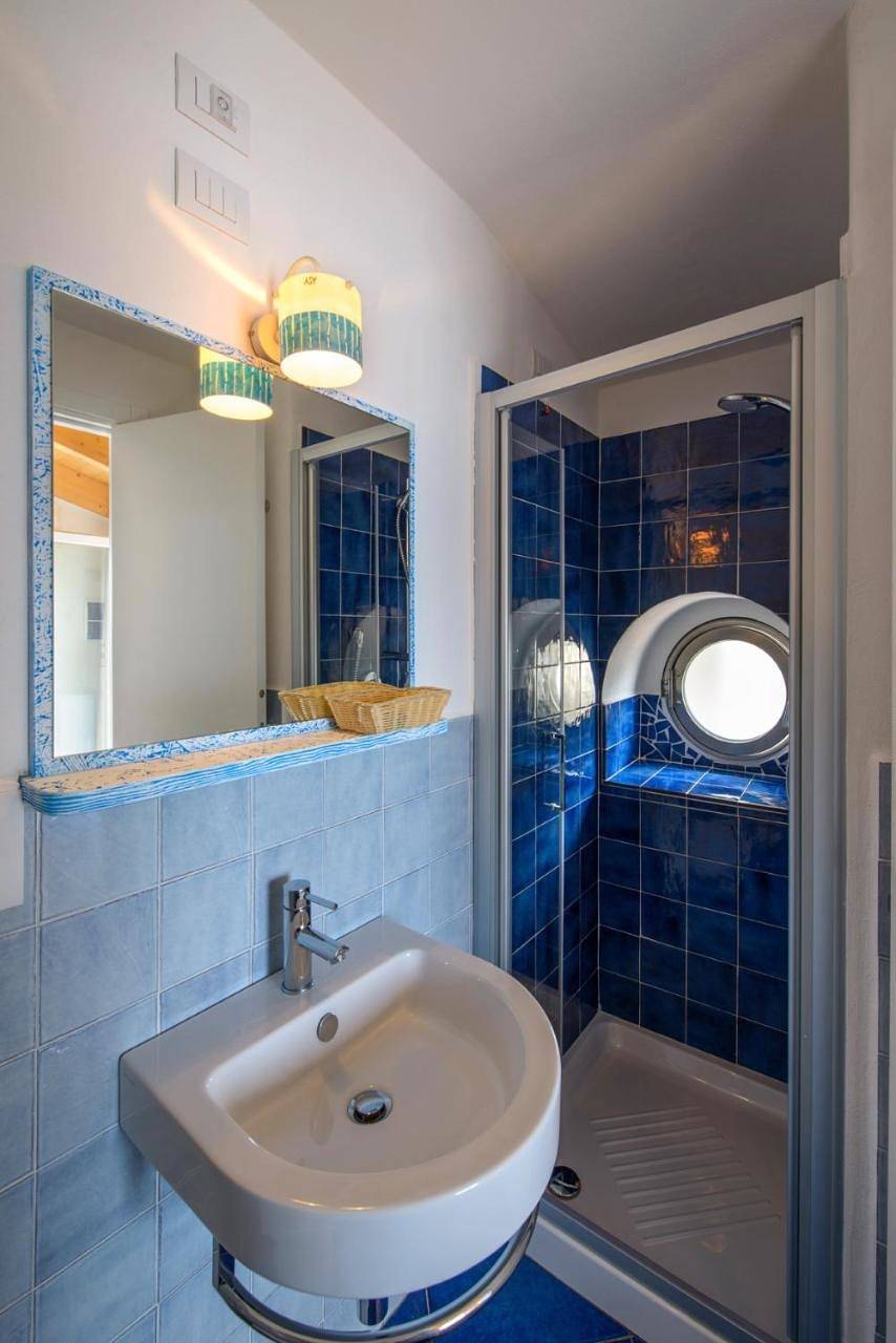Double Room with Side Sea View in Isola del Giglio