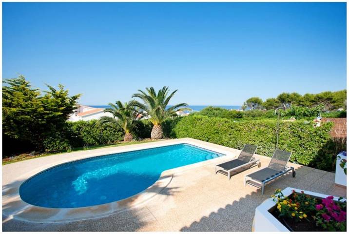 Chalet para 6 personas, con terraza además de piscina y jardín en Menorca - 2