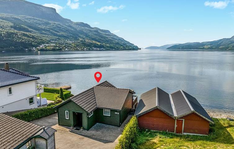Ganze Ferienwohnung, Ferienwohnung für 7 Personen mit Terrasse in Vindafjord