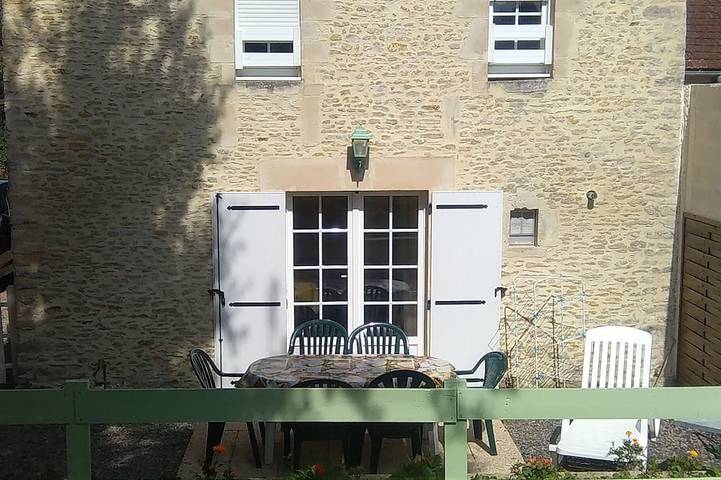Location de vacances pour 6 personnes, avec terrasse et jardin à Ryes