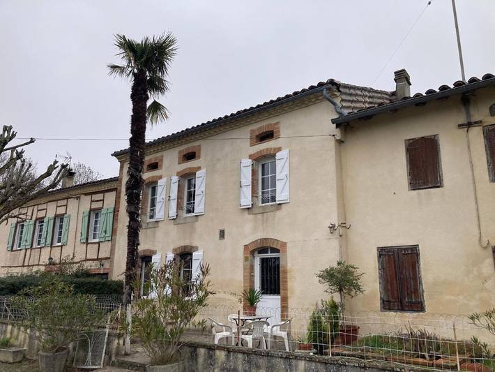 Location de vacances pour 9 personnes, avec terrasse et jardin à Nogaret