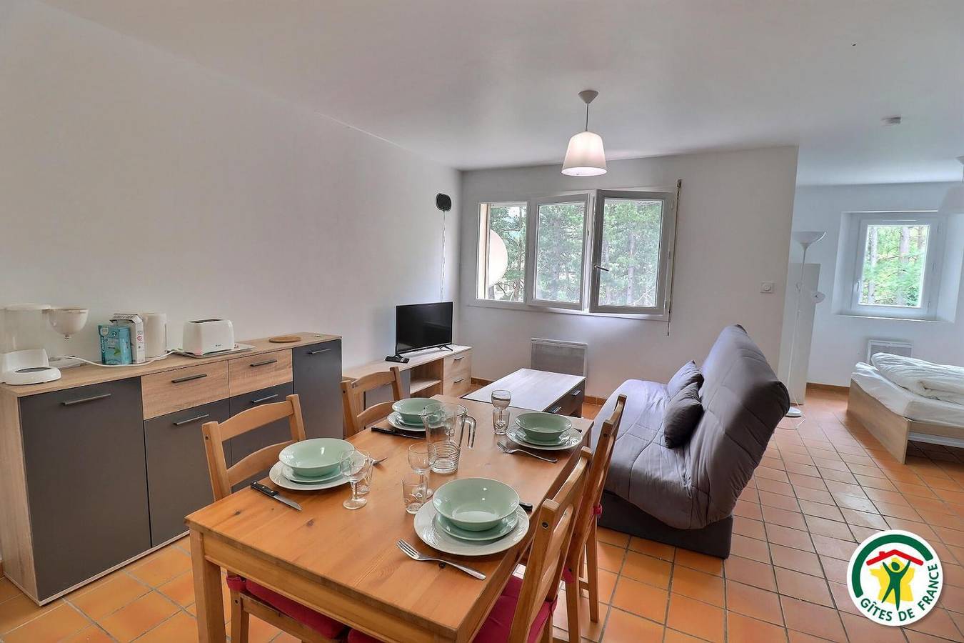 Cozy Gite with Parking and Terrace, 600m to Séderon in Séderon, Nyons region