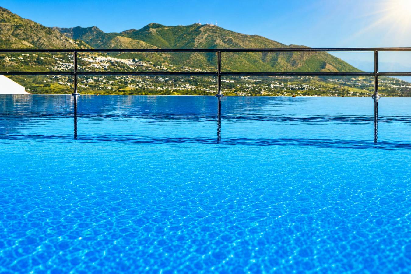 Apartamento entero, Mairena Forest sea view & pool in Urbanizacion Las Jacarandas, Ojén