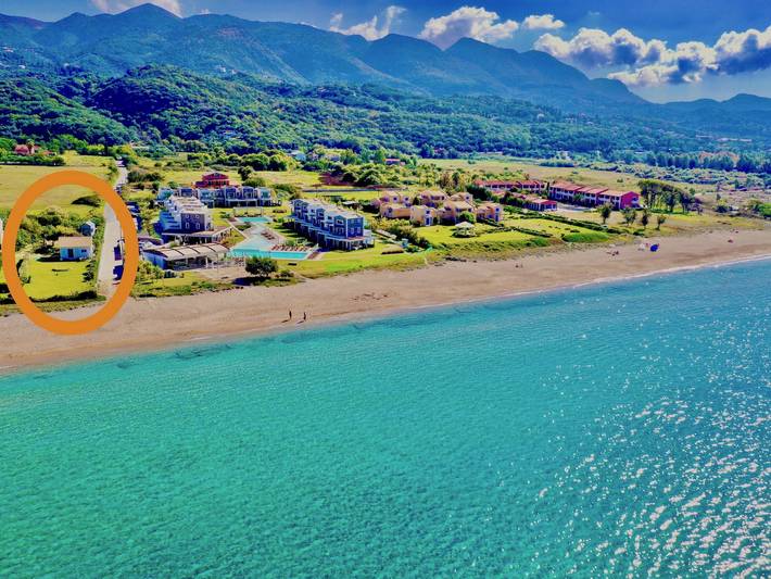 Διαμερίσματα διακοπών για 3 άτομα, με Μπαλκόνι και Ταράτσα καθώς και Κήπο στην Παραλία Αλμυρού