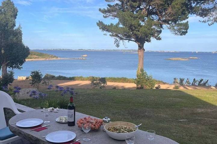 Location de vacances pour 8 personnes, avec jardin à Lanmodez