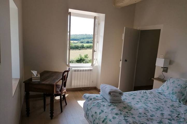 Location de vacances pour 6 personnes, avec jardin dans Berzé-le-Châtel - 4