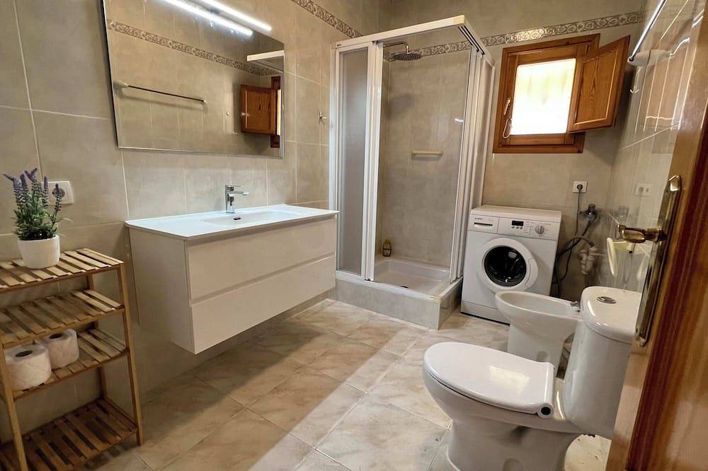, Buganvilla, Sehr gepflegte Villa nur 500 Meter zum Meer in Almadrava, Costa Blanca