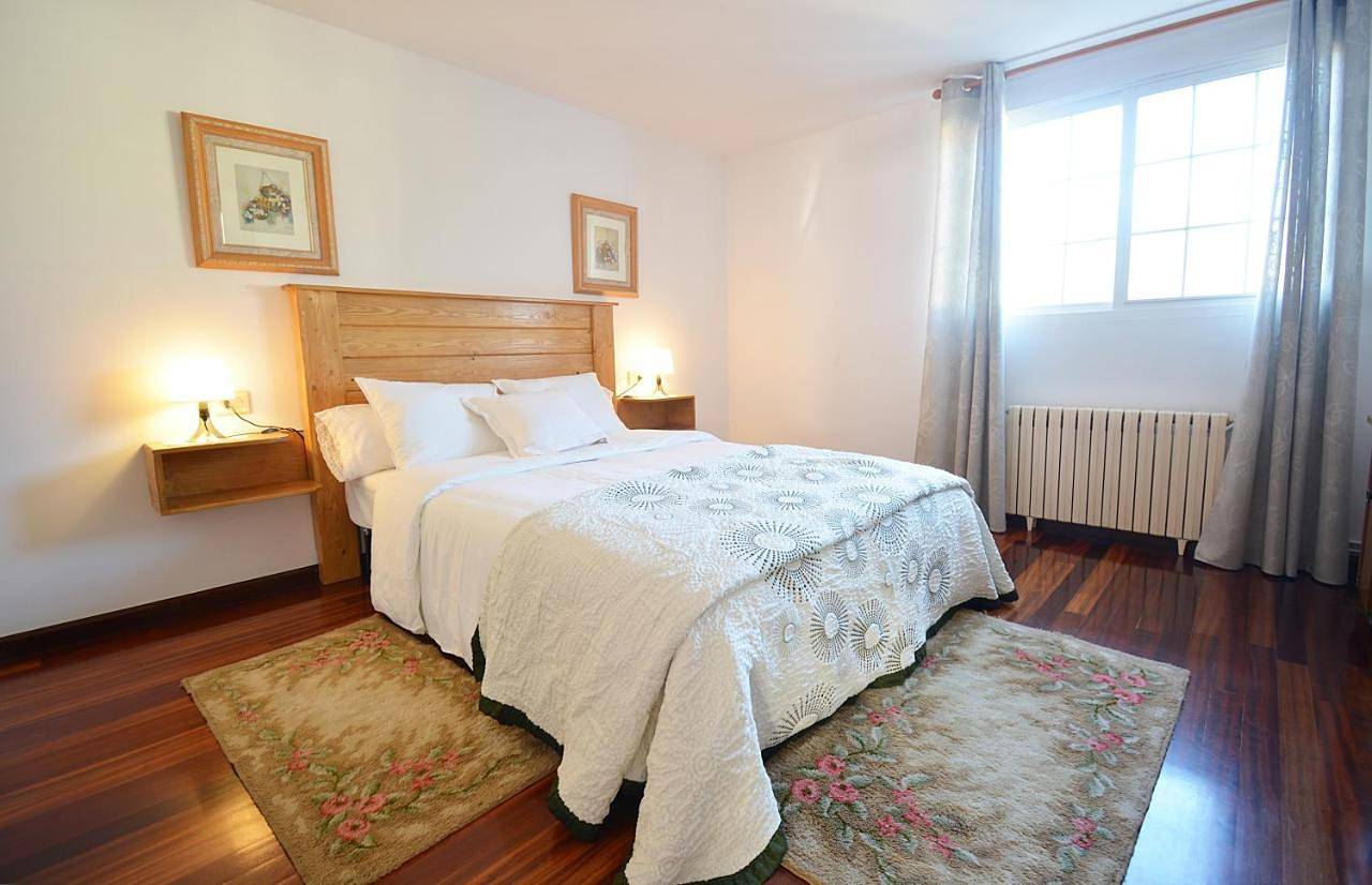 Five-Bedroom House in Villanueva de Arosa, Rias Baixas