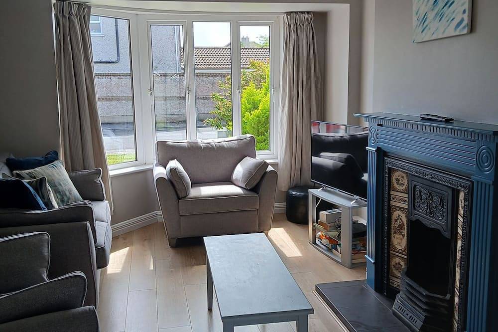 Welcoming 4-bedroom house with Wifi in charming Galway in Galway, County Galway