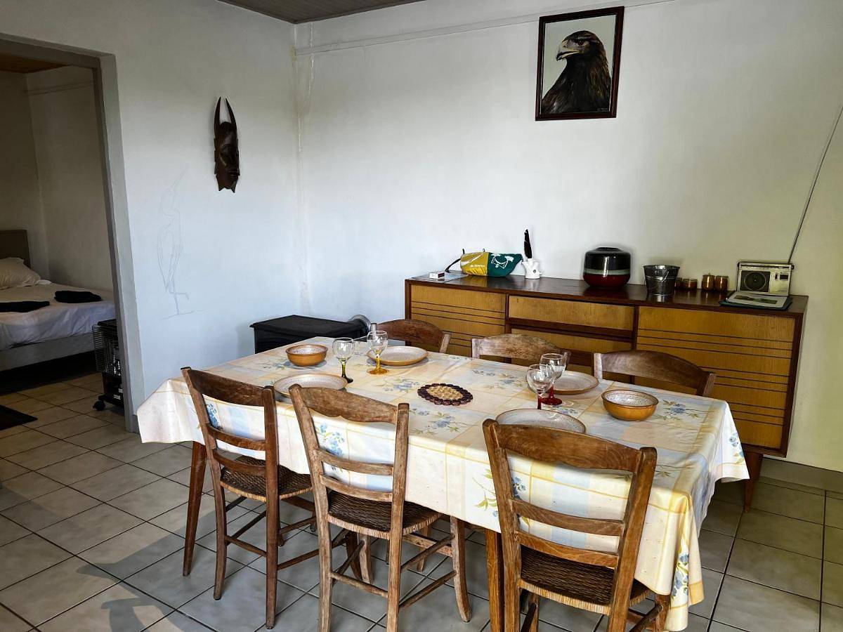 Chalet au bord de l'étang 4 pers in Moutiers-en-Puisaye, Région d'Auxerre
