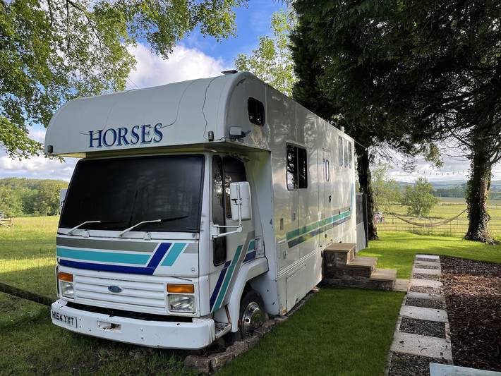 Glamping for 4 people, with Balcony and Garden in the Lake District